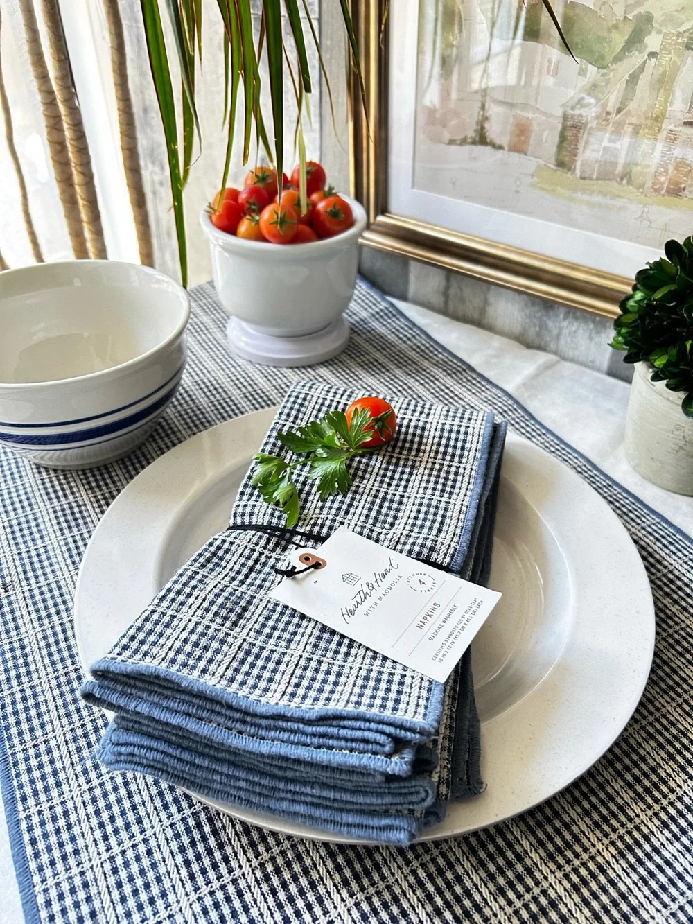 🌴Stylish Hearth &  Hand Plaid Navy Blue and White Set of 4 Cloth Napkins